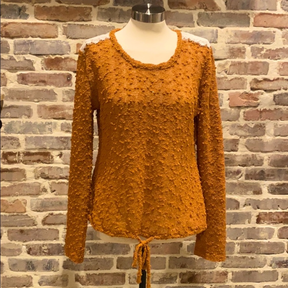 NWOT A’reve boutique sweater top sz M